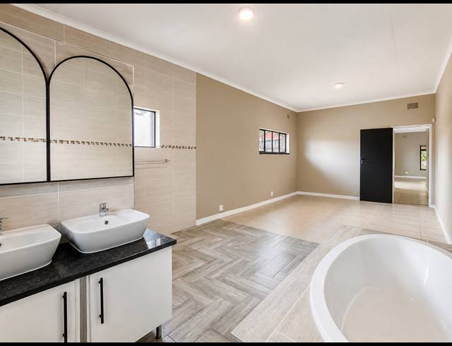 3 BEDROOM HOUSE FOR SALE IN THREE RIVERS